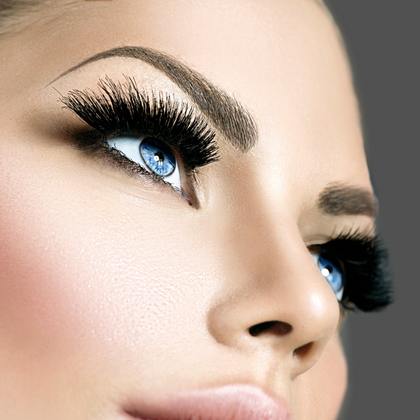 Read more about the article Los 5 mejores productos de maquillaje faciales para tu cara